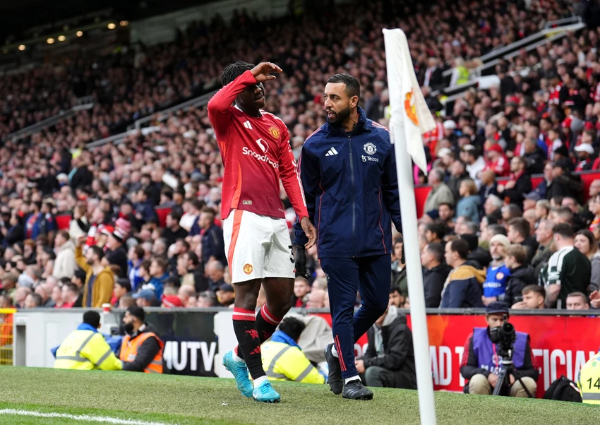 Man United khủng hoảng