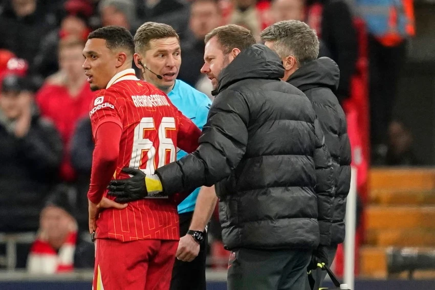 Arnold vắng mặt ở chung kết Carabao Cup