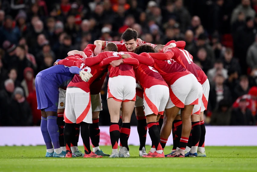 clb-manchester-united-bi-phan-ung-du-doi (1).jpeg