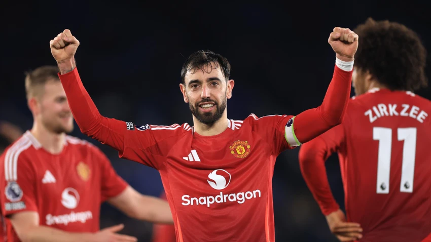clb-manchester-united-con-cach-xa-ky-vong-cua-nguoi-ham-mo (2).jpg