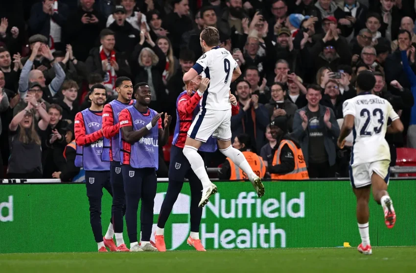 tien-dao-harry-kane-noi-ve-messi-ronaldo-dien-ro-va-ly-do-khong-gianh-qua-bong-vang (1).png