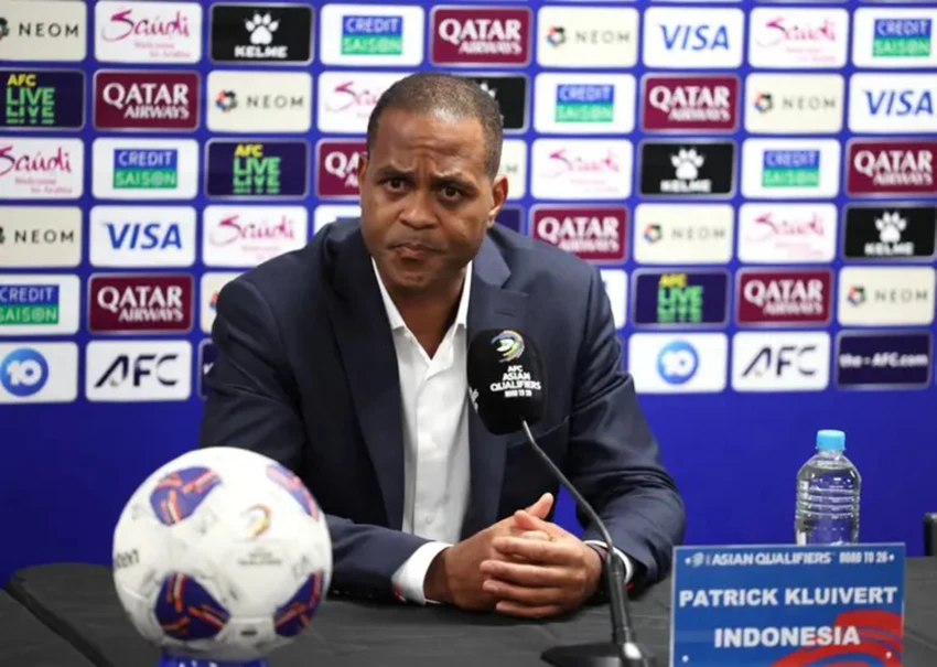 doi-tuyen-indonesia-go-ngoi-no-sa-thai-hlv-kluivert (1).jpg