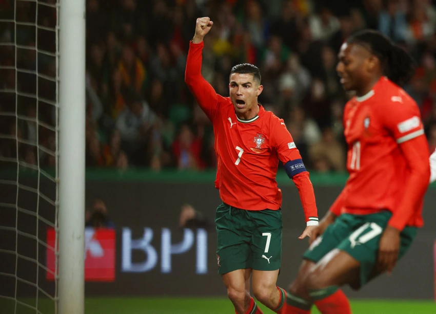 tiền đạo Ronaldo
