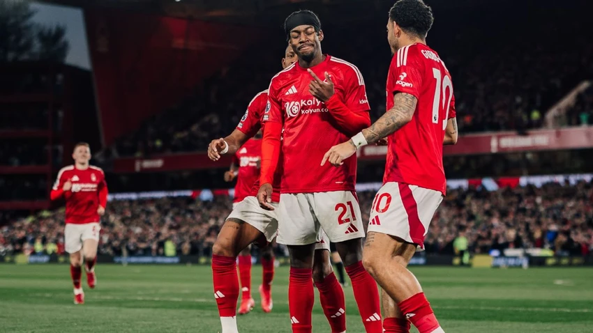 nguoi-cu-elanga-ha-guc-clb-manchester-united (2).jpg