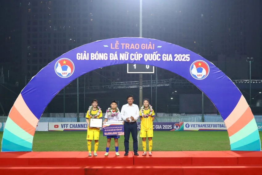 qua-bong-vang-viet-nam-noi-dieu-bat-ngo-ve-chuc-vo-dich (6).jpg