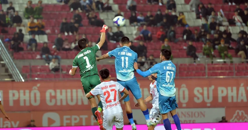 thủ môn Đình Triệu