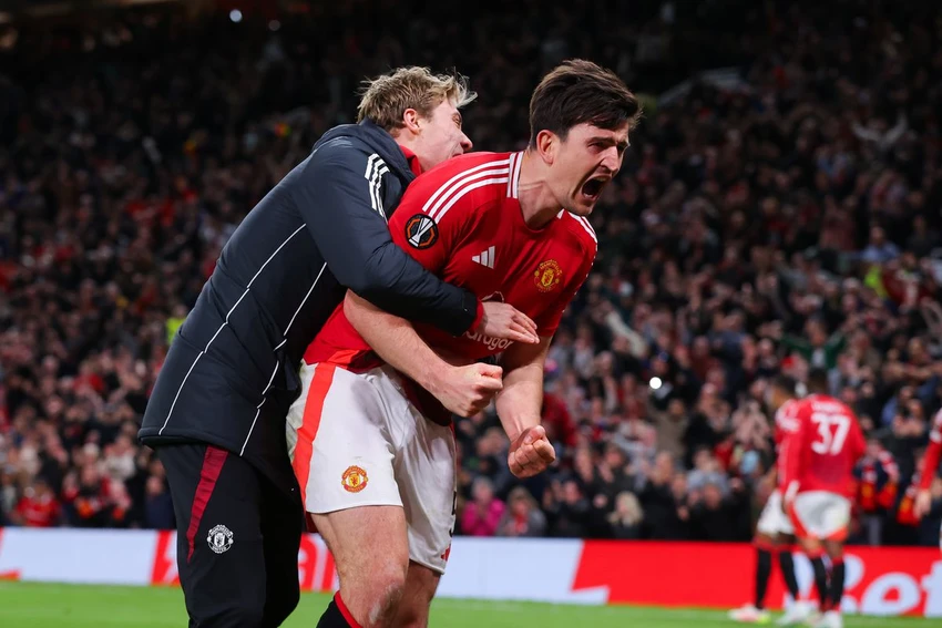 man-united-va-dem-cuong-loan-tai-uefa-europa-league (1).jpg
