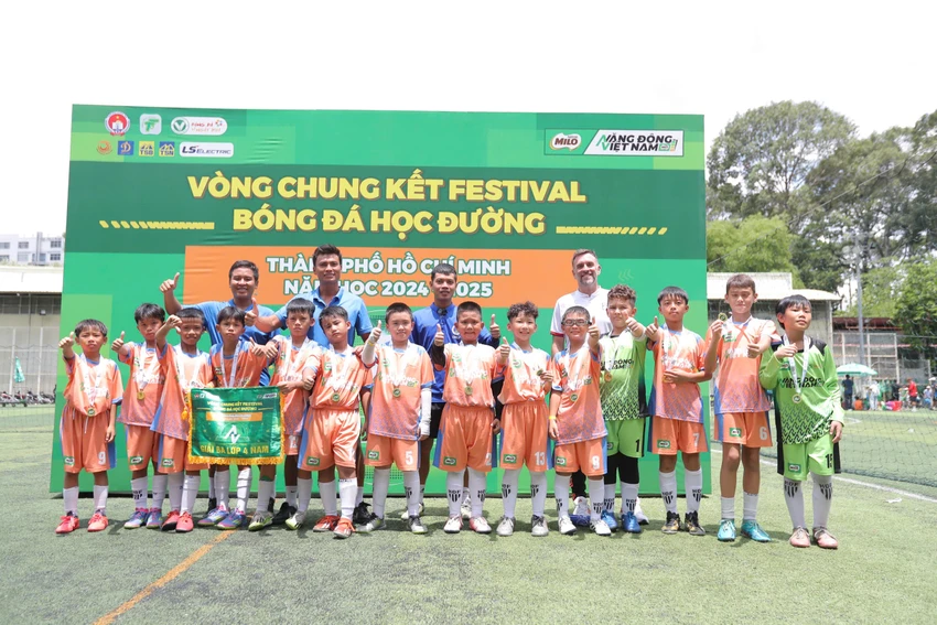 festival-bong-da-hoc-duong-tp-hcm-ngay-cang-lon-manh (6).jpg