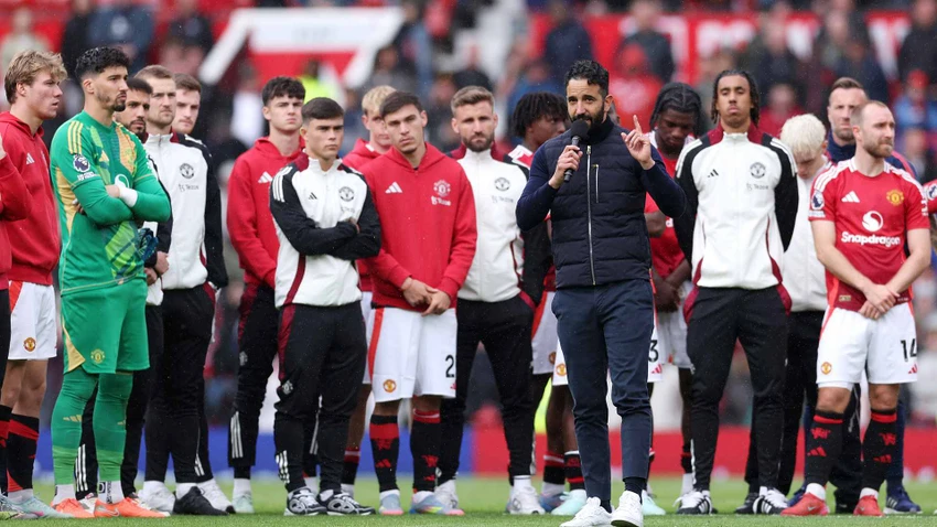 thay-tro-kim-sang-sik-ban-ron-don-tiep-clb-manchester-united (3).jpg