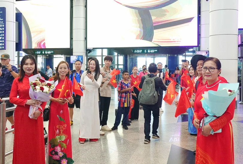 tuyển Việt Nam