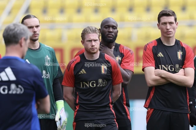 de-bruyne-cap-ben-napoli-barca-ngam-nghia-rashord (2).jpg