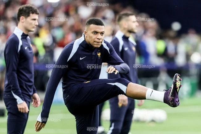 soc-voi-gia-ve-xem-real-madrid-ra-san-o-club-world-cup (2).jpg