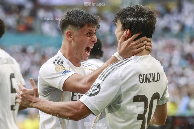 gonzalo-garcia-tu-vai-phu-cho-mbappe-den-ngoi-sao-sang-o-club-world-cup (2).jpg