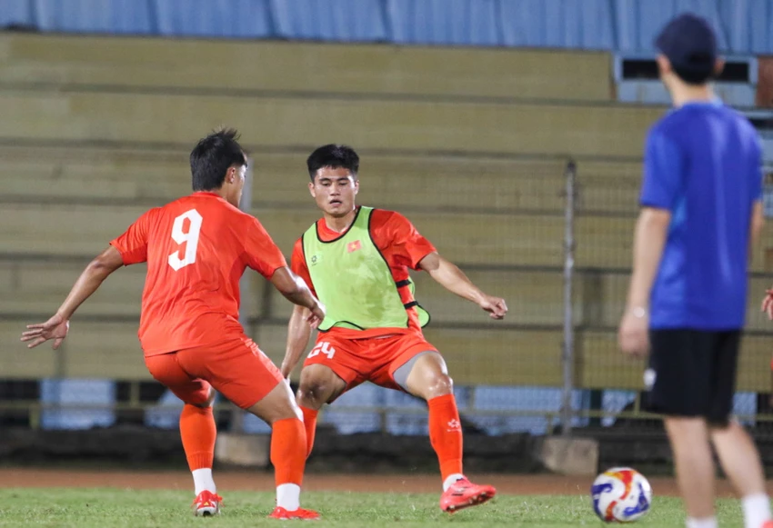 doi-tuyen-u-23-viet-nam-bat-ngo-gap-ton-that-lon-truoc-tran-ra-quan (3).jpg