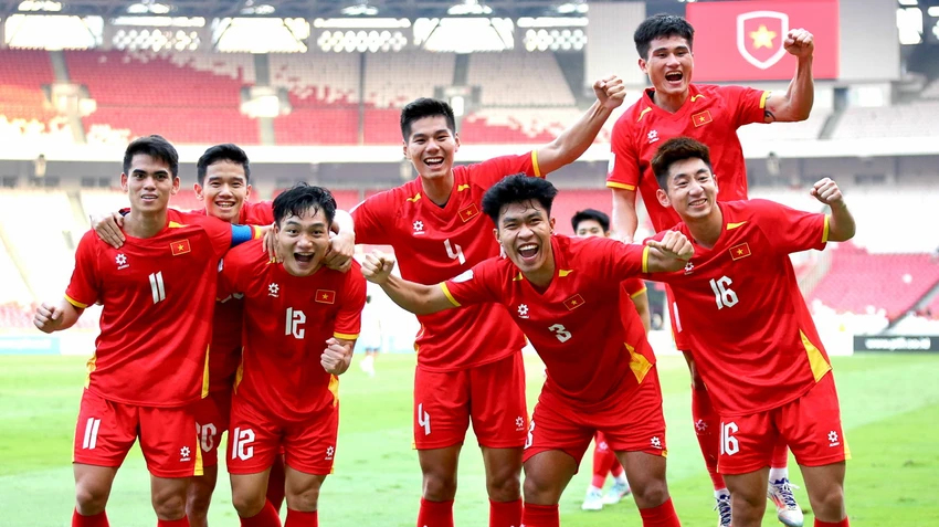 u-23-viet-nam-de-doa-giac-mo-dang-quang-sau-58-nam-cua-bong-da-indonesia (2).jpg