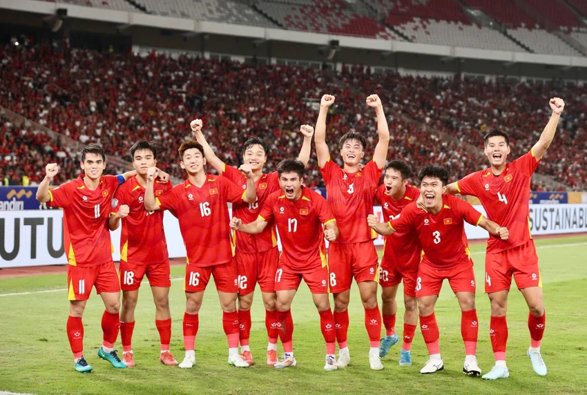 thu-tuong-chinh-phu-chuc-mung-u-23-viet-nam-lap-ky-luc-vo-dich-dong-nam-a (1).jpg