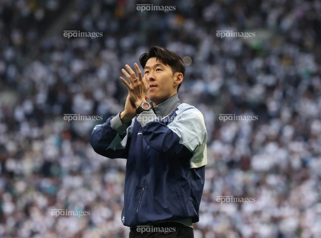 ngoi-sao-son-heung-min-bat-khoc (1).jpg