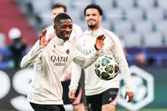 qua-bong-vang-cho-dembele (2).jpg