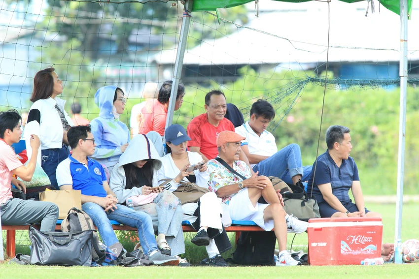 tran-cau-y-nghia-binh-tri-dong-huu-nghi-fc-bong-da-noi-dai-tinh-doan-ket (9).JPG