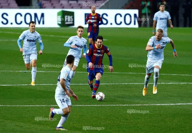 yamal-goi-nho-messi-va-cuoc-dua-qua-bong-vang-khoc-liet (3).jpg