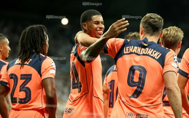 man-united-hon-tui-khi-tien-dao-rashford-toa-sang-ruc-ro (2).jpg