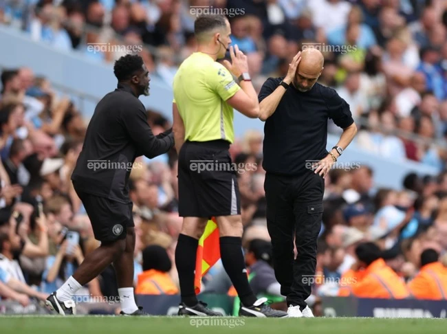hlv-pep-guardiola-va-con-dao-2-luoi-o-man-city (3).jpg