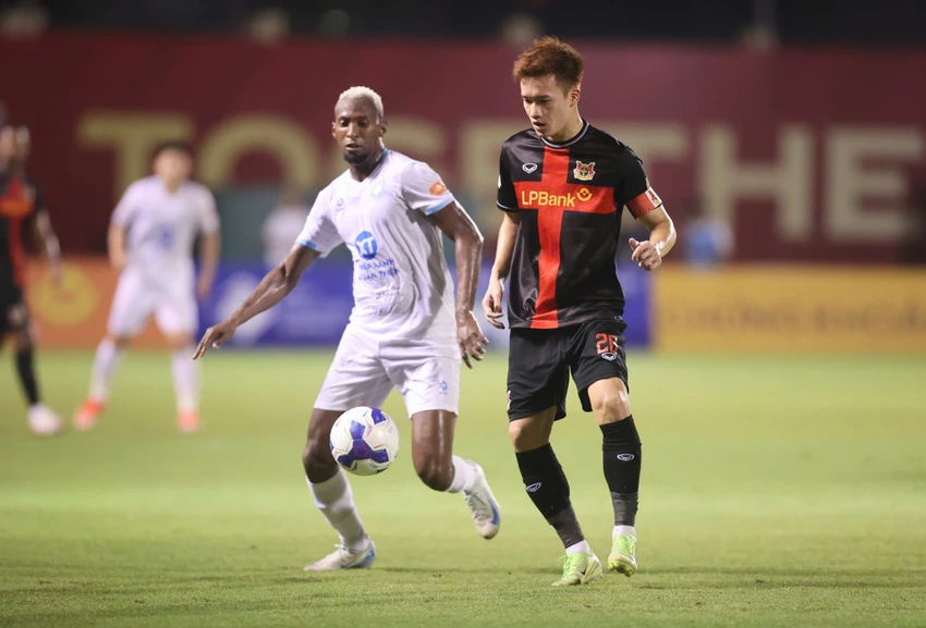 nhà đương kim vô địch V-League