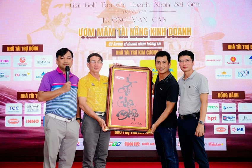 hon-280-trieu-dong-gay-quy-uom-mam-tai-nang-kinh-doanh-tranh-cup-luong-van-can (3).jpg