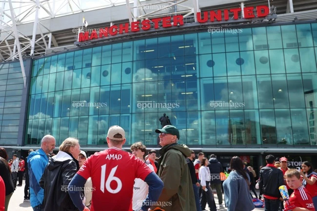 clb-manchester-united-lai-doi-dien-nguy-co-bi-ban (5).jpg