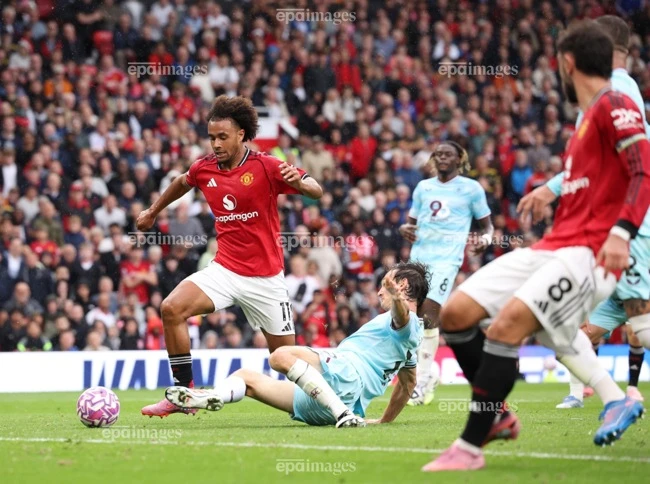 zirkzee-doi-chia-tay-man-united (2).jpg