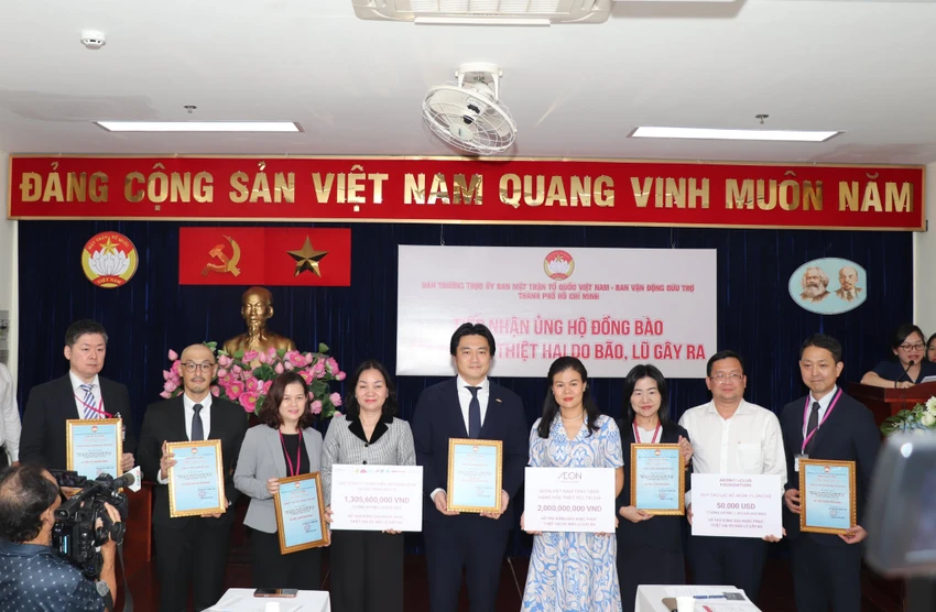 aeon-tu-giai-chay-cong-dong-den-hanh-dong-dep-vi-nguoi-dan-bi-bao-lu (1).jpg