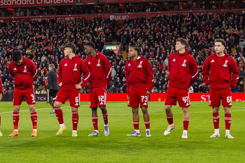1-thang-thua-7-tran-hon-loan-o-liverpool (2).jpg