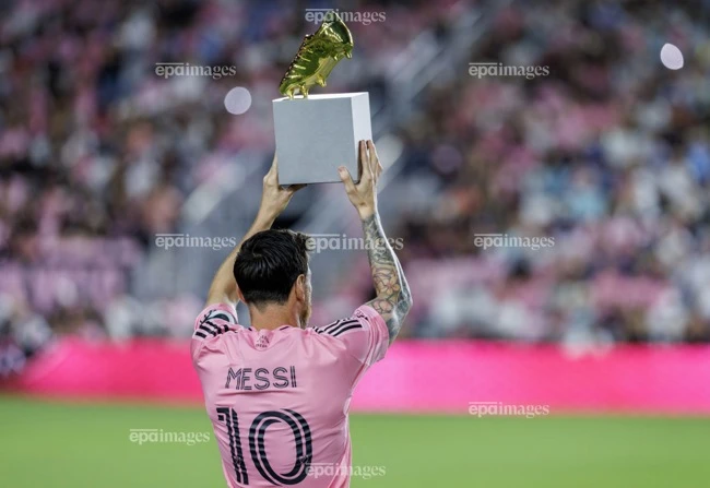 ronaldo-toi-khong-thua-messi (3).jpg