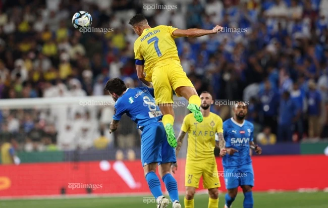 ronaldo-tu-tin-minh-noi-tieng-hon-tong-thong-my (4).jpg