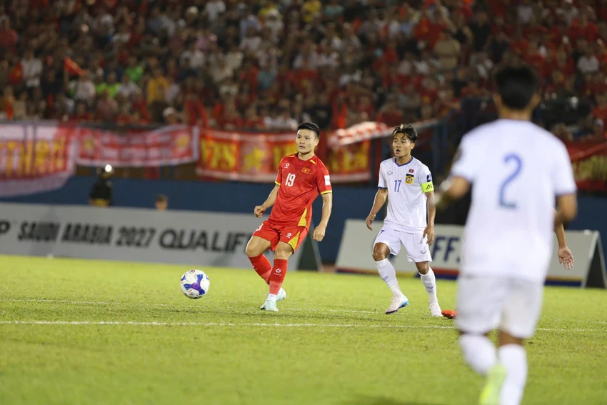 nguyen-xuan-son-ra-san-tuyen-lao-xin-doi-lich-dau-asian-cup (4).jpg