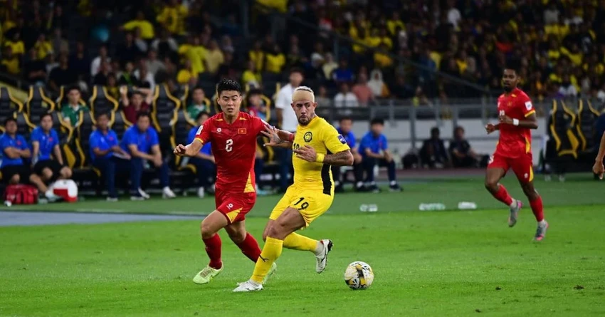 them-mot-cau-thu-malaysia-nhan-cu-soc-lon-sau-lenh-trung-phat-cua-fifa (3).jpg
