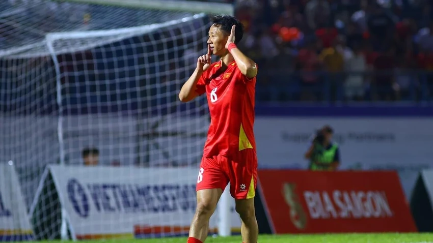 tuyen-viet-nam-thang-chu-nha-lao-de-duoi-theo-malaysia (4).jpg