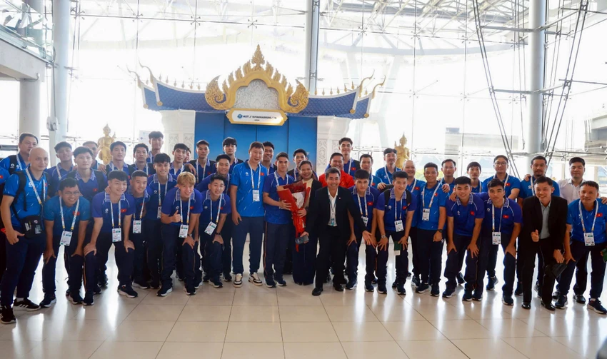 u-22-viet-nam-tap-buoi-dau-tien-tren-dat-thai-lan (2).jpg