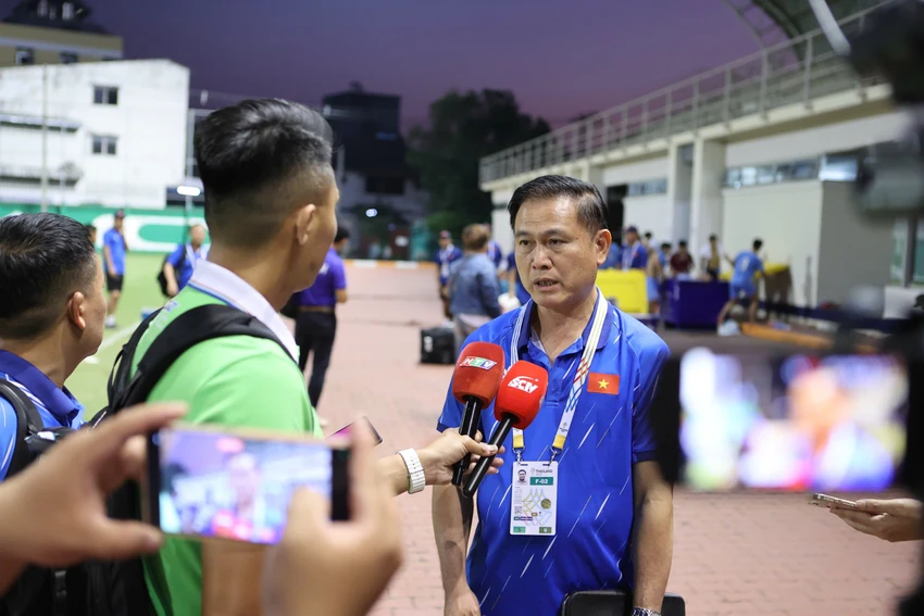 ket-xe-o-bangkok-gay-tham-hoa-cho-tuyen-u-22-viet-nam (5).jpg
