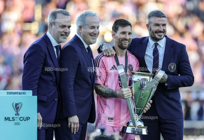 khung-khiep-danh-hieu-vo-dich-thu-48-cua-messi (2).jpg