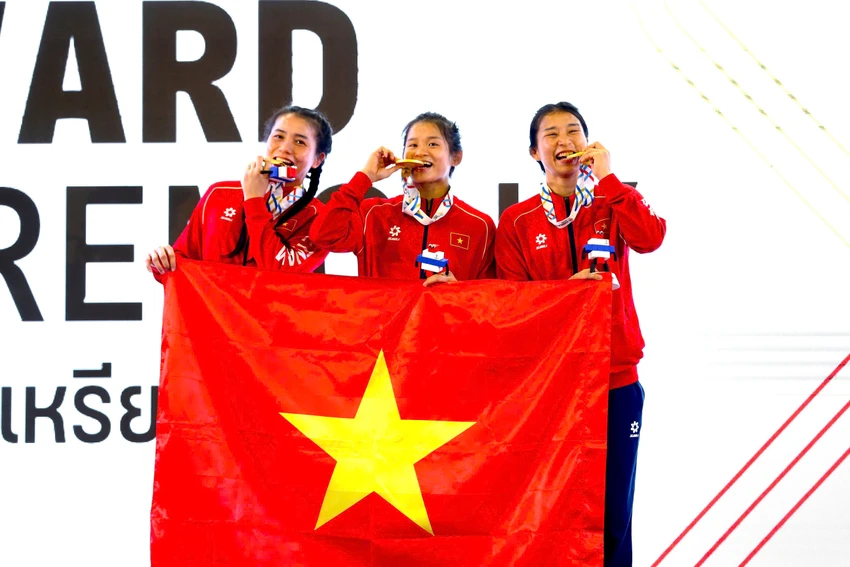 noi-dau-mat-cha-cua-3-chi-em-vua-gianh-vang-sea-games-33 (3).jpg
