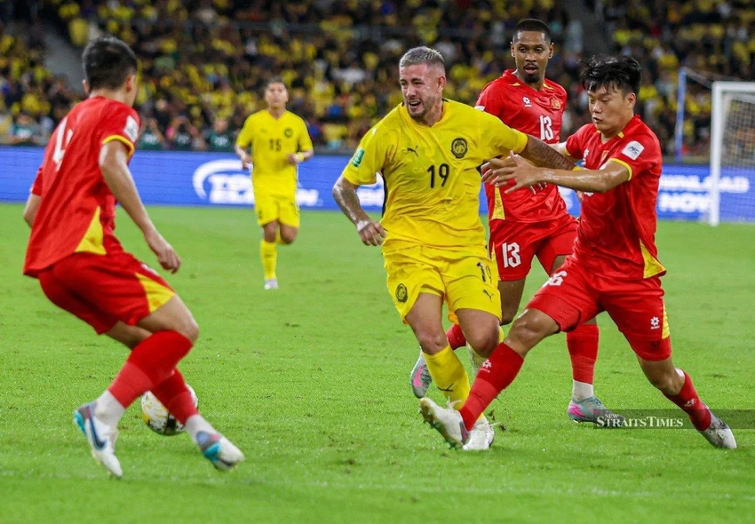 bong-da-malaysia-xuong-hang-va-cho-tra-lai-ngoi-dau-bang-cho-viet-nam-sau-lenh-trung-phat-cua-fifa (2).jpg
