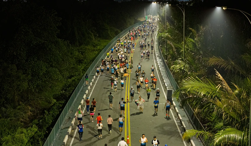 hcmc-marathon-2026-bung-no-y-chi-va-toc-do-tren-tung-cay-so (2).png