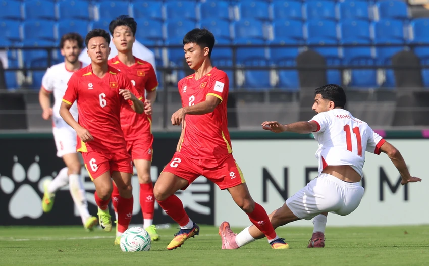 phep-mau-kim-sang-sik-buoc-cac-doi-thu-ne-nang-u-23-viet-nam (3).jpg