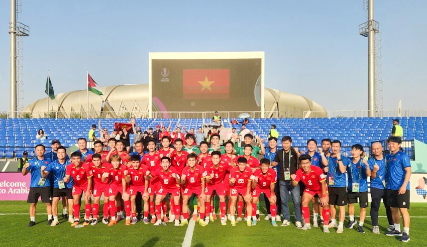 phep-mau-kim-sang-sik-buoc-cac-doi-thu-ne-nang-u-23-viet-nam (4).jpg