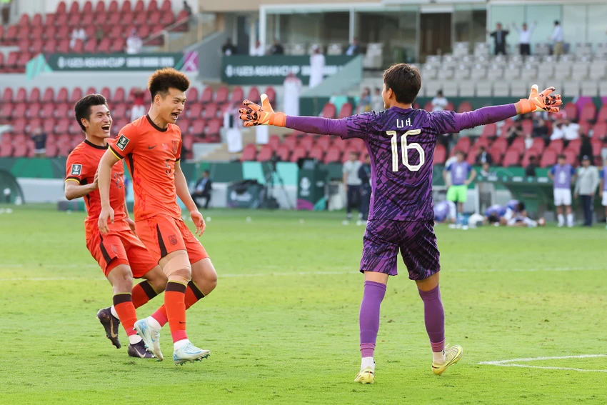 nguoi-gac-den-u-23-trung-quoc-no-kho-do-tuyen-bo-thang-ca-messi-lan-ronaldo (2).jpg