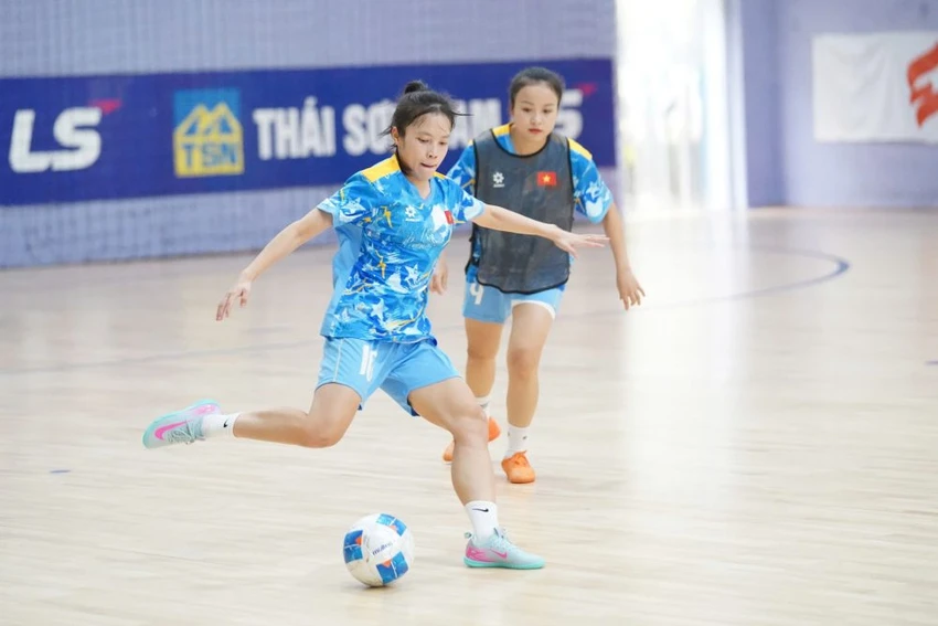 don-tet-xa-nha-2-doi-tuyen-nu-viet-nam-kho-luyen-cho-giac-mo-lon (3).jpg