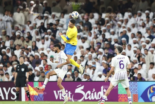 ronaldo-choi-bai-ngua-al-nassr-lo-tra-no (3).jpg