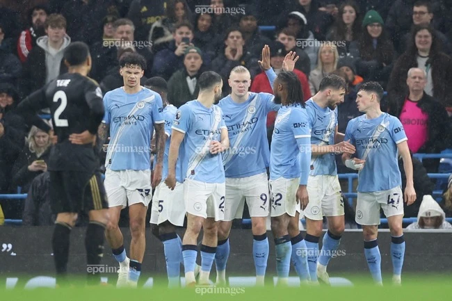 man-city-lap-ky-luc-khien-ca-nuoc-anh-choang-vang (2).jpg