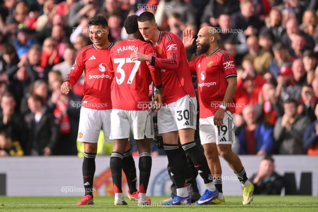 nhung-ky-luc-giat-minh-cua-mu-khi-nhay-vao-top-3-premier-league (3).jpg